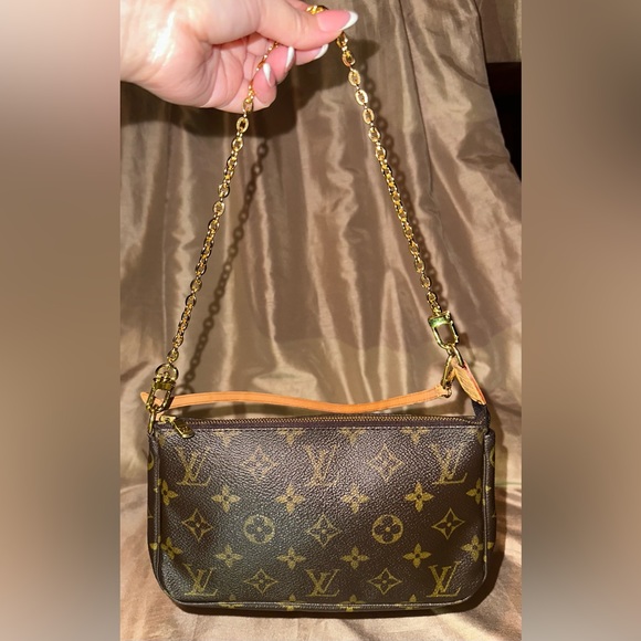 ❌SOLD❌Louis Vuitton Pochette Accessories - Picture 3 of 14